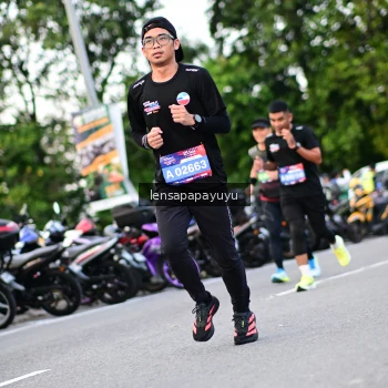 Runner Photo 4115683