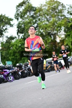 Runner Photo 4115706