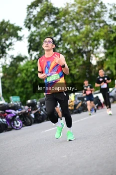 Runner Photo 4115711