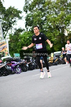 Runner Photo 4115712