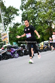 Runner Photo 4115713