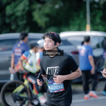 Runner Photo 4115720