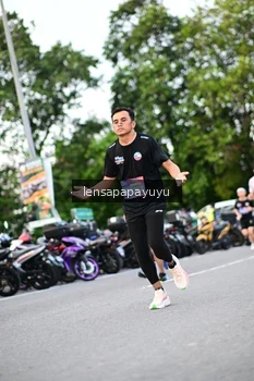 Runner Photo 4115725