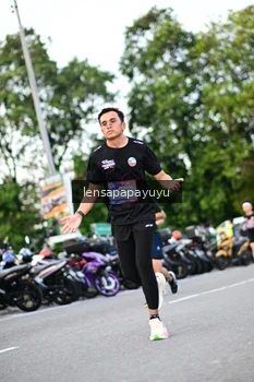 Runner Photo 4115740