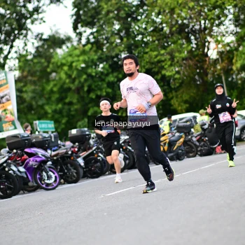 Runner Photo 4115742