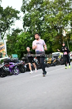 Runner Photo 4115753