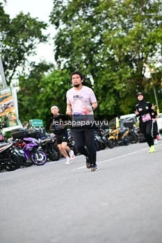 Runner Photo 4115759