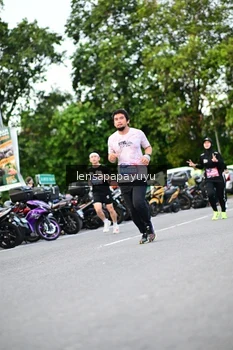 Runner Photo 4115760