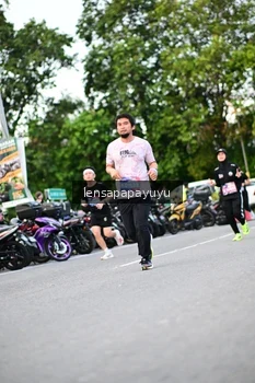Runner Photo 4115762