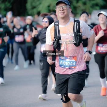 Runner Photo 4115763
