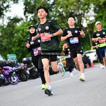 Runner Photo 4115770