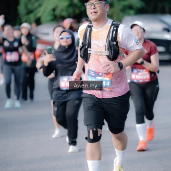 Runner Photo 4115771