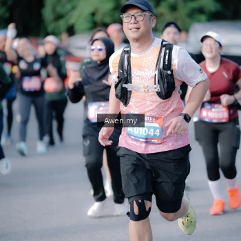 Runner Photo 4115773