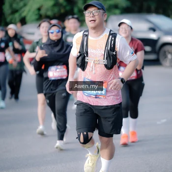 Runner Photo 4115779
