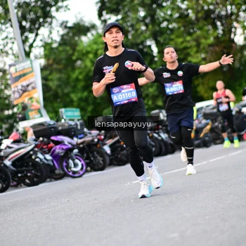 Runner Photo 4115813