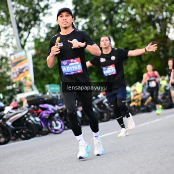 Runner Photo 4115835