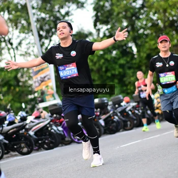 Runner Photo 4115843