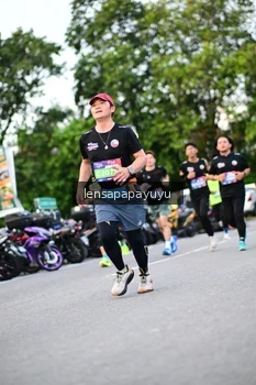 Runner Photo 4115856