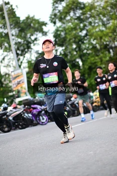 Runner Photo 4115866