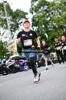 Runner Photo 4115869