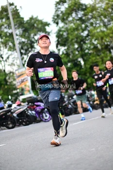 Runner Photo 4115875