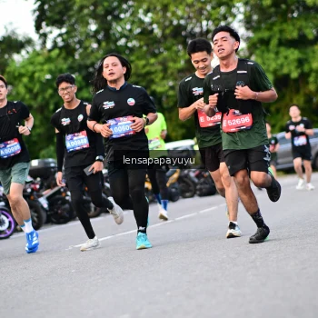 Runner Photo 4115876