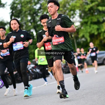 Runner Photo 4115893
