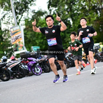 Runner Photo 4115906