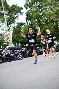 Runner Photo 4115908