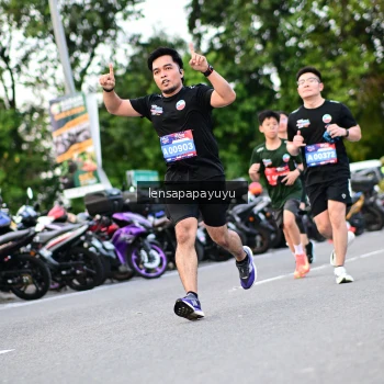Runner Photo 4115909