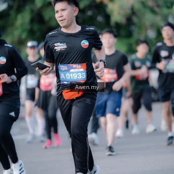 Runner Photo 4115911