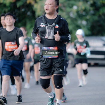 Runner Photo 4115912