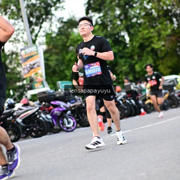 Runner Photo 4115913