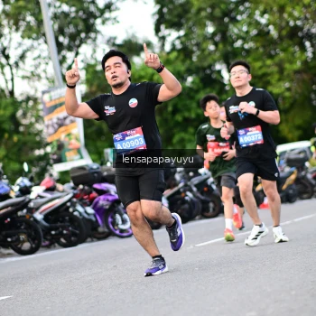Runner Photo 4115914