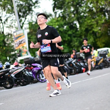 Runner Photo 4115917