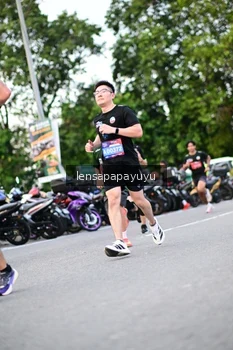 Runner Photo 4115919