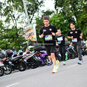 Runner Photo 4115937