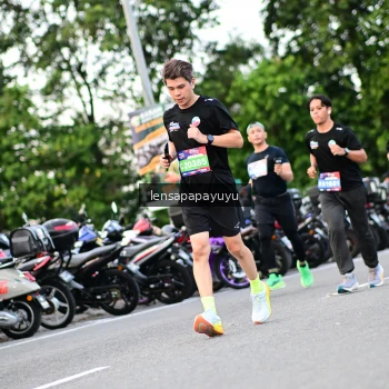 Runner Photo 4115942