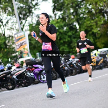 Runner Photo 4116003