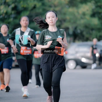 Runner Photo 4116024