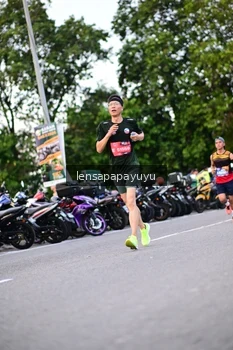 Runner Photo 4116043