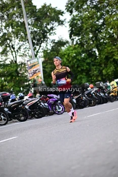 Runner Photo 4116046