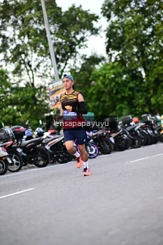 Runner Photo 4116054