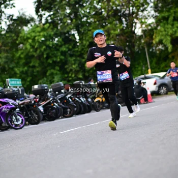 Runner Photo 4116066
