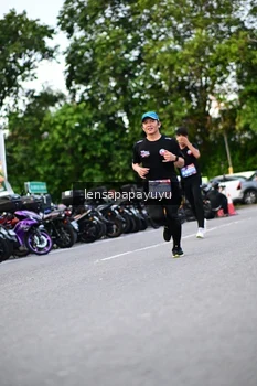 Runner Photo 4116068