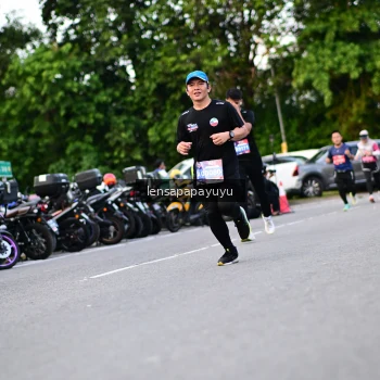 Runner Photo 4116072