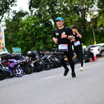 Runner Photo 4116073
