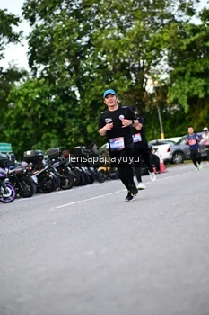 Runner Photo 4116075