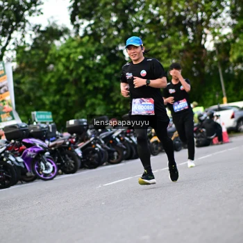 Runner Photo 4116076