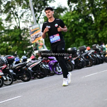 Runner Photo 4116079